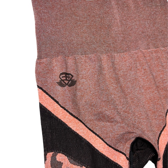 Engineered Life Camo Activewear Set - Picture 11 of 14